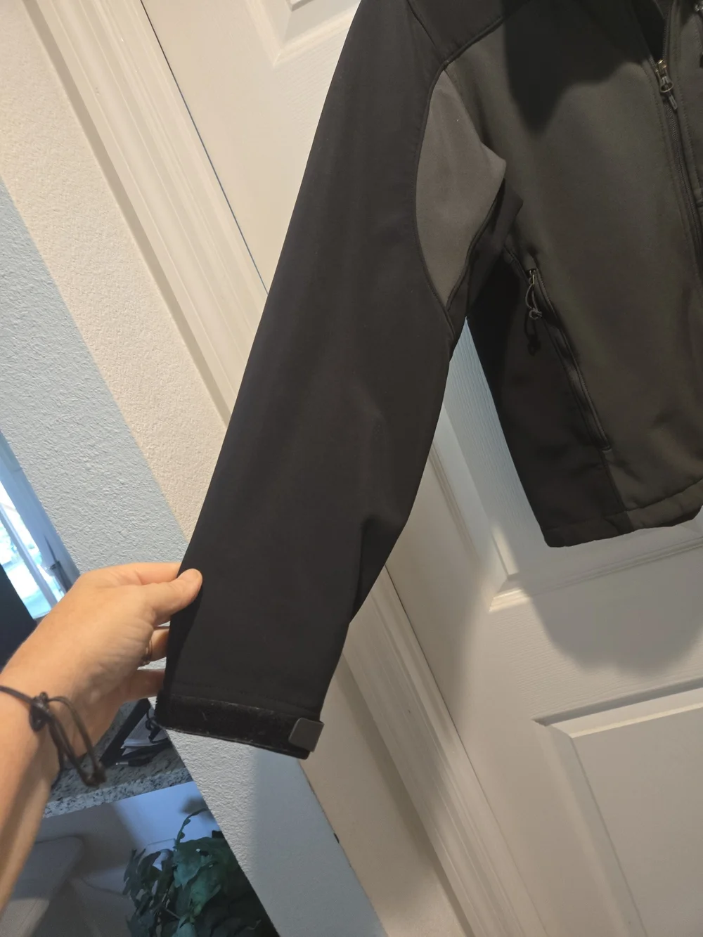 The North Face Men's Two-Tone Gray & Black Softshell Jacket